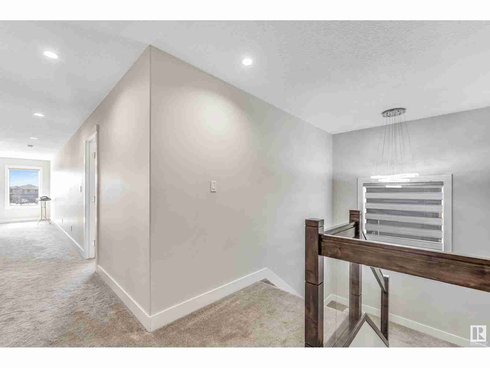4417 39 ST Triomphe Estates