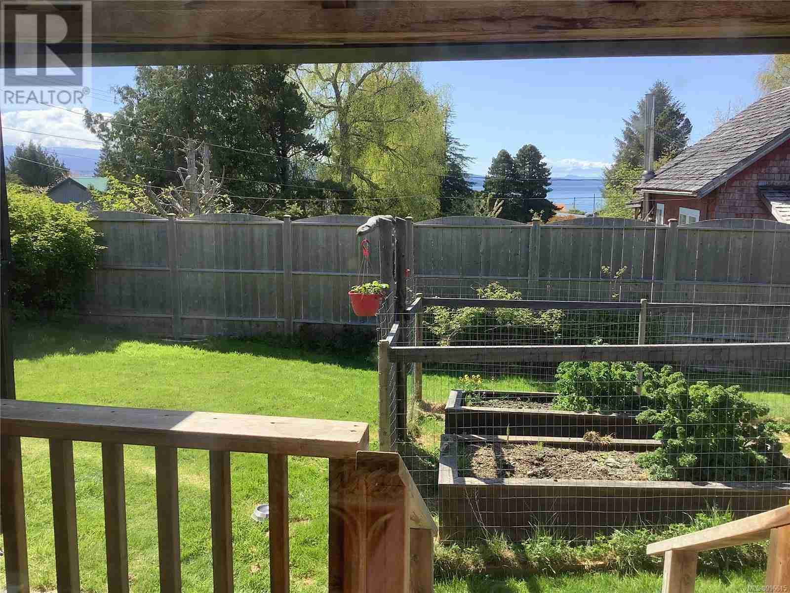 320 16th Ave Sointula