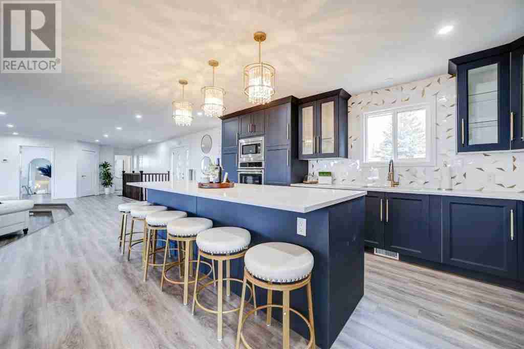 10 Sunset Crescent W