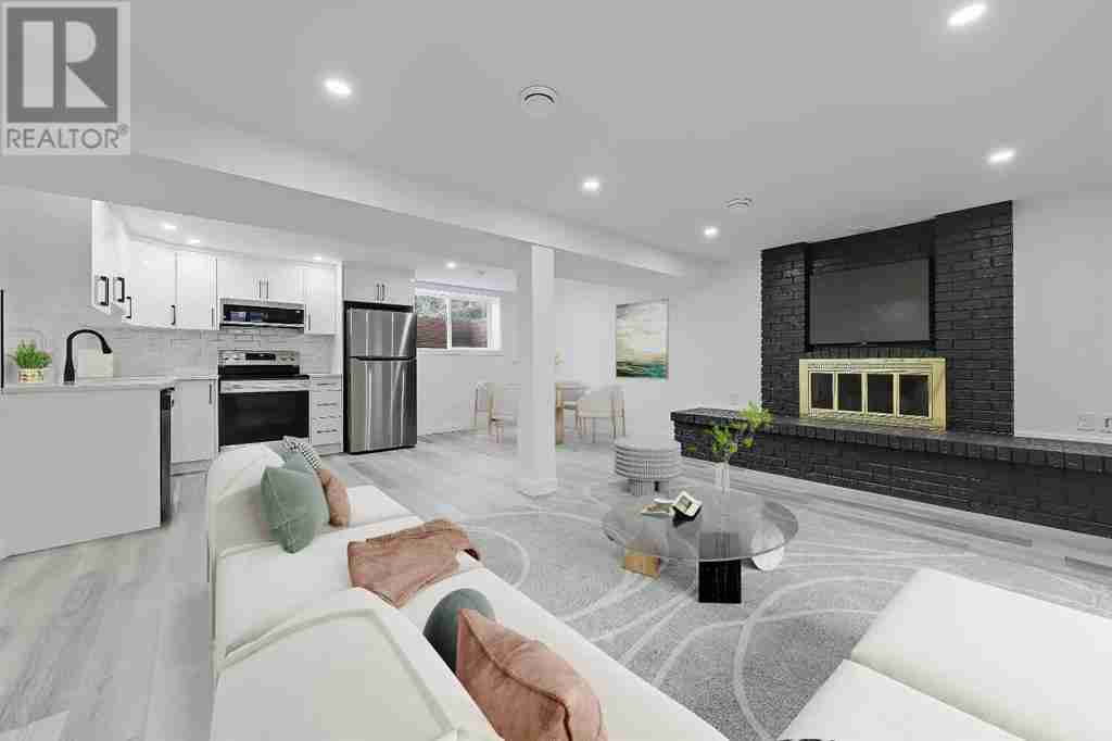 1272 Hunterburn Crescent NW Huntington Hills