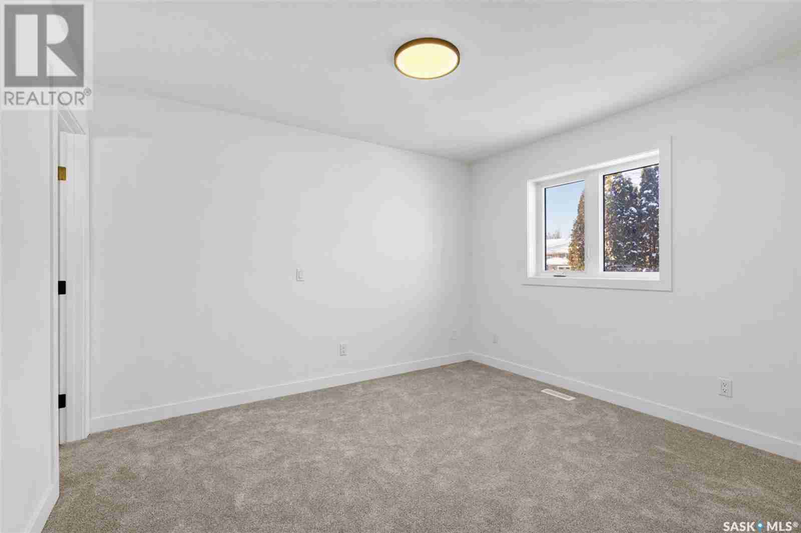 143 Girgulis CRESCENT Silverwood Heights