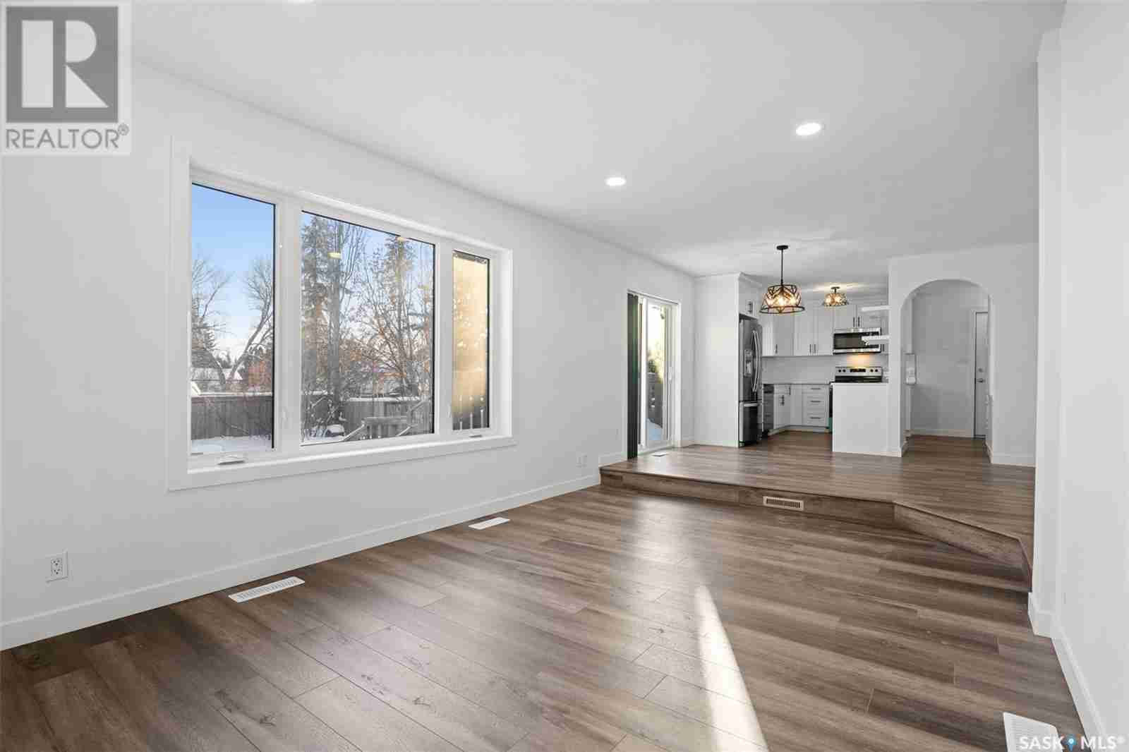 143 Girgulis CRESCENT Silverwood Heights