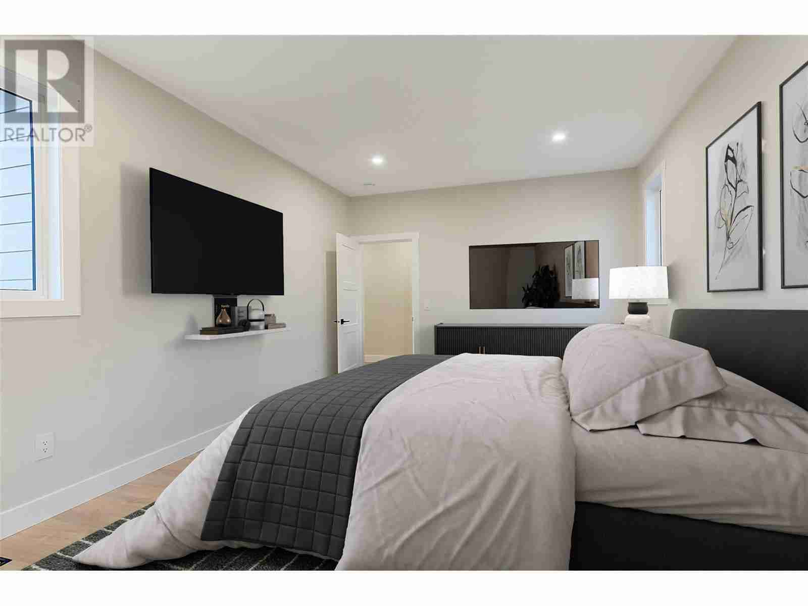 732 Coopland Crescent Unit# 4 Kelowna South