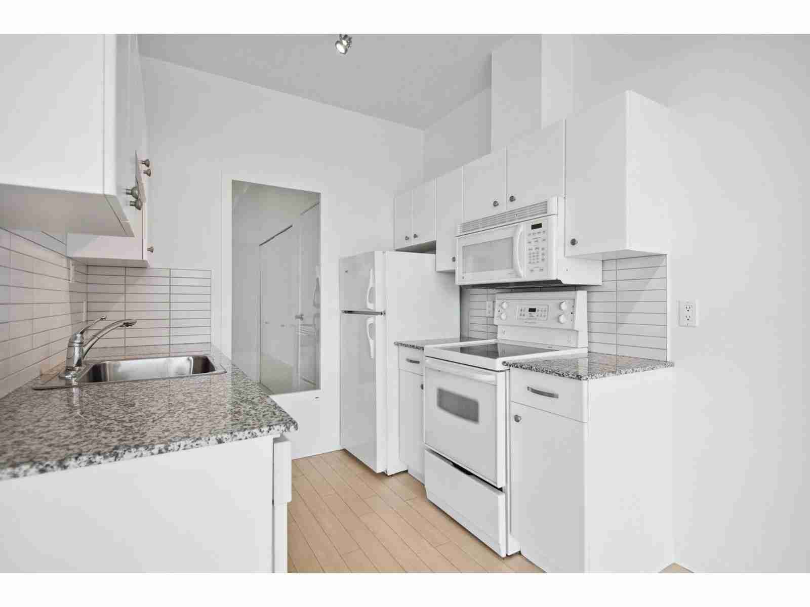308 20238 FRASER HIGHWAY