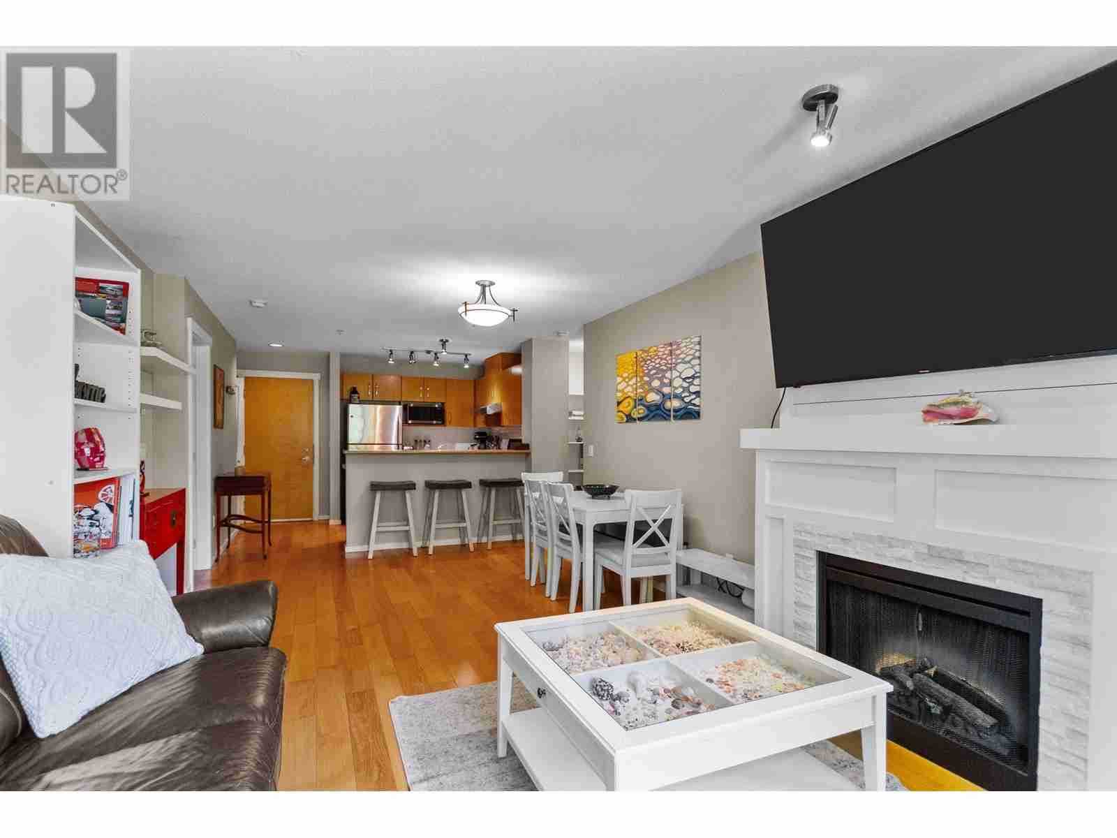 315 400 KLAHANIE DRIVE