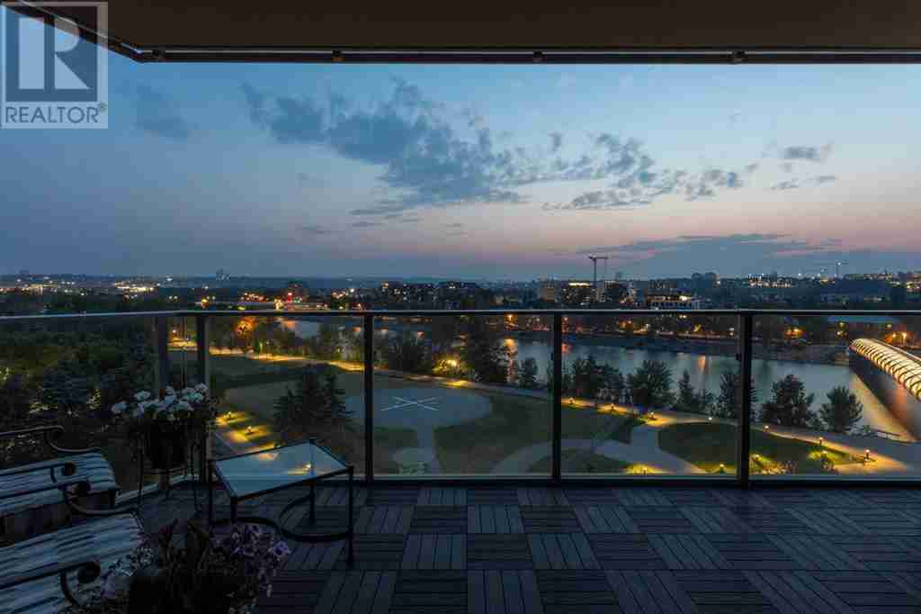 811, 738 1 Avenue SW Eau Claire