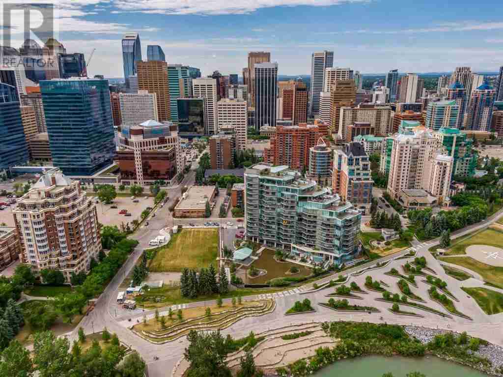 811, 738 1 Avenue SW Eau Claire