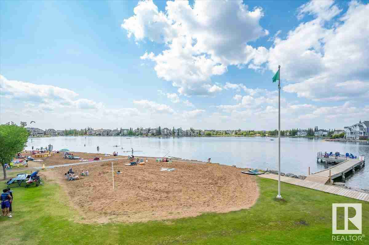 7903 12 AV SW SW Summerside
