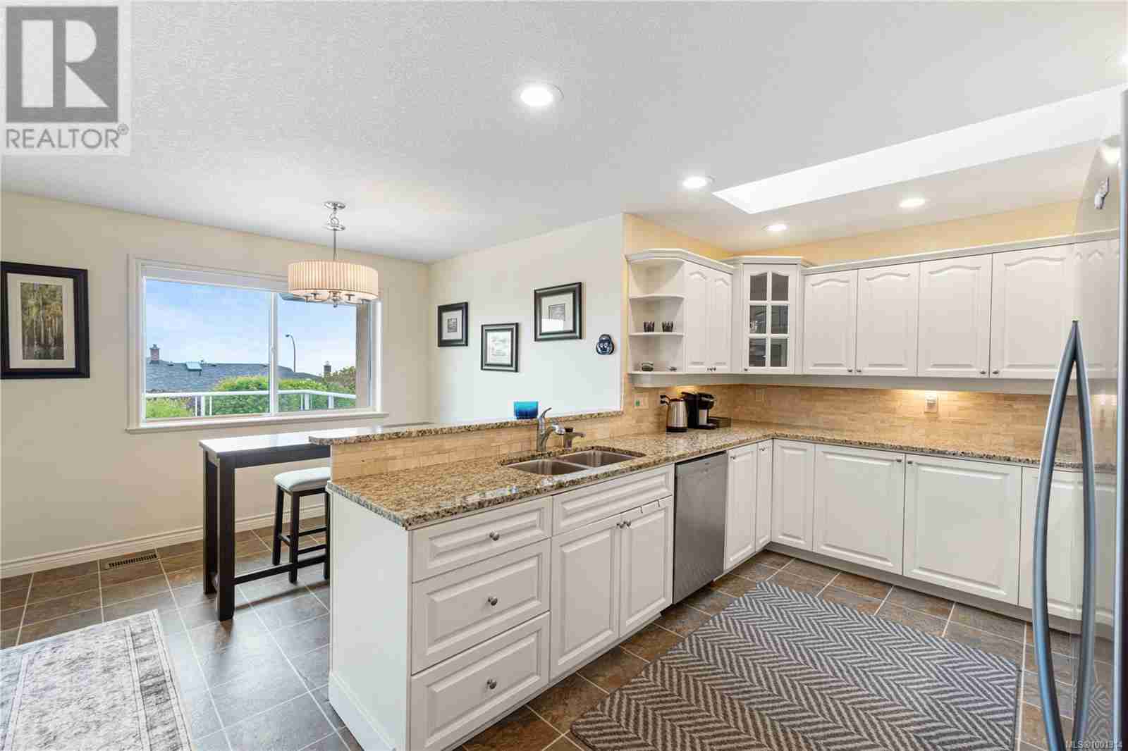 6122 La Marche Pl Eagle Point