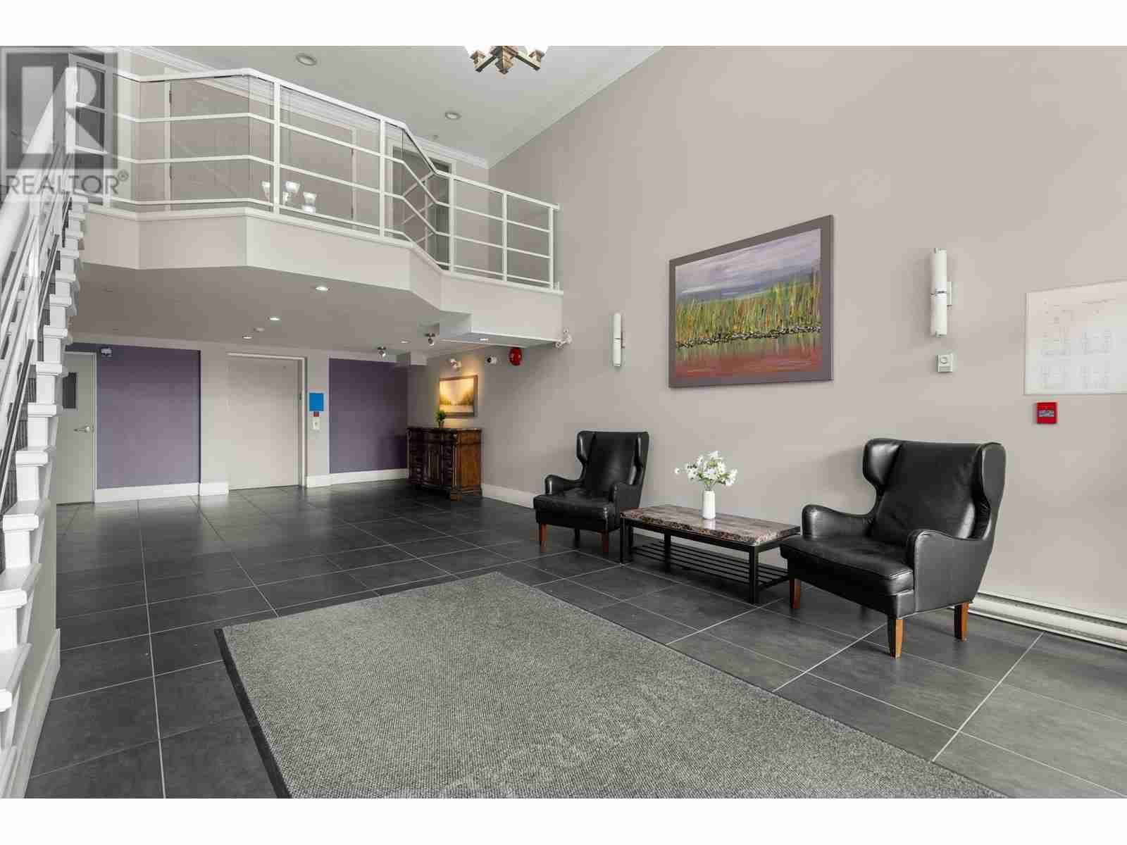 316 5880 DOVER CRESCENT