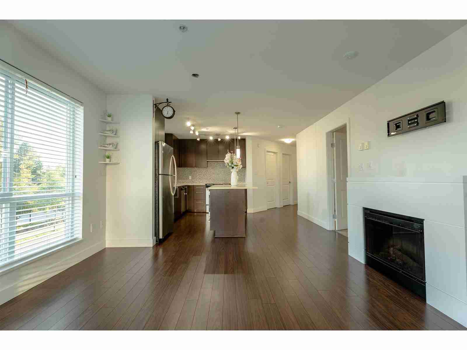 205 15765 CROYDON DRIVE