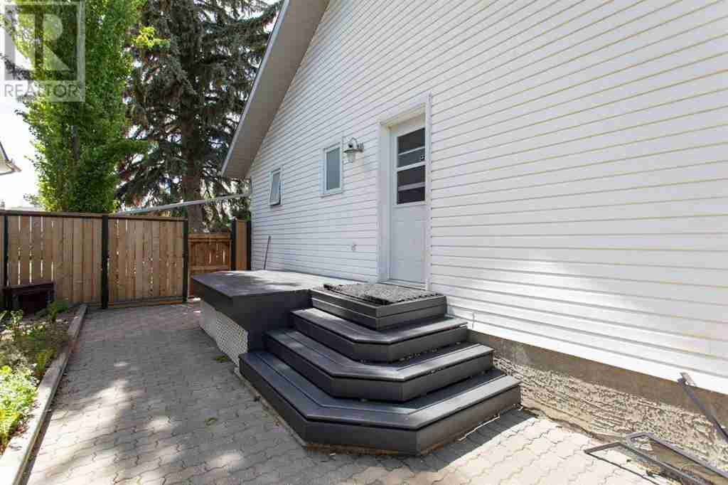 5456 54 Avenue Downtown Lacombe