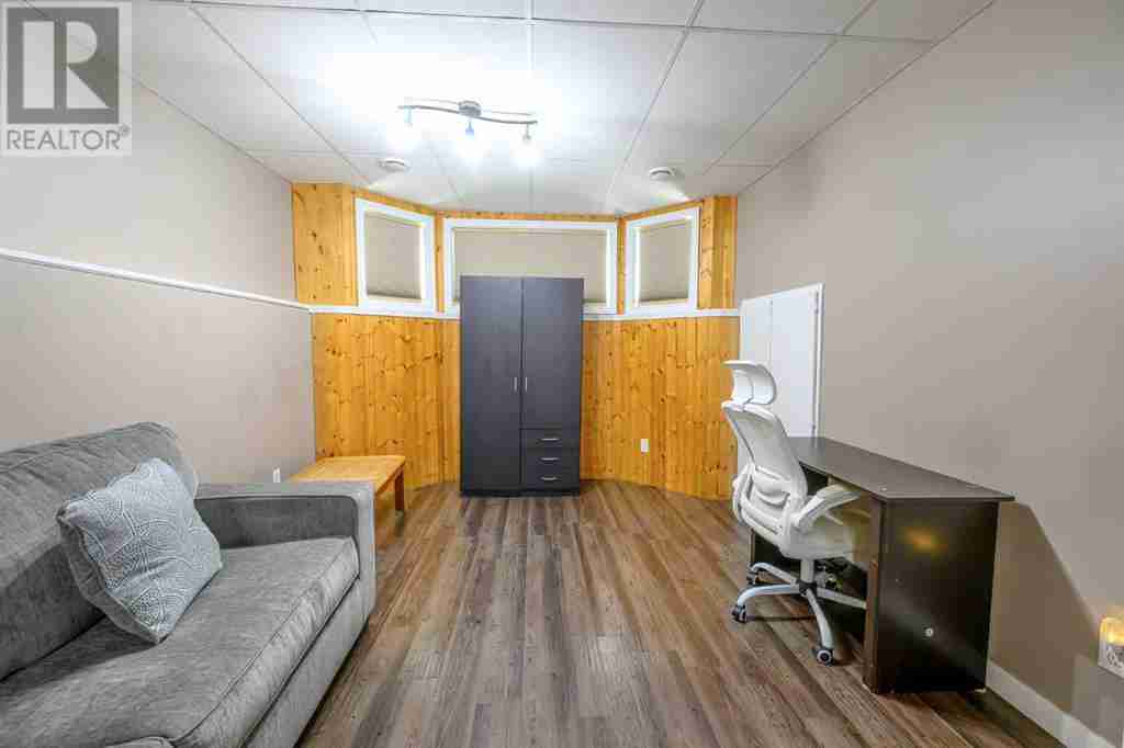 8814 65 Avenue Countryside South