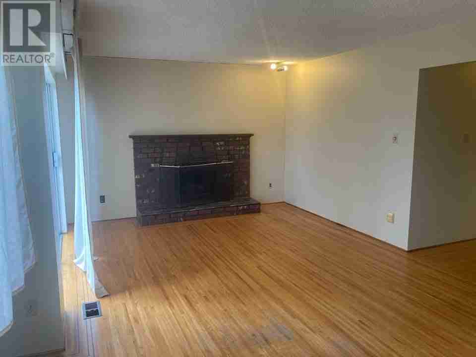 UPPER 1104 E 18TH AVENUE