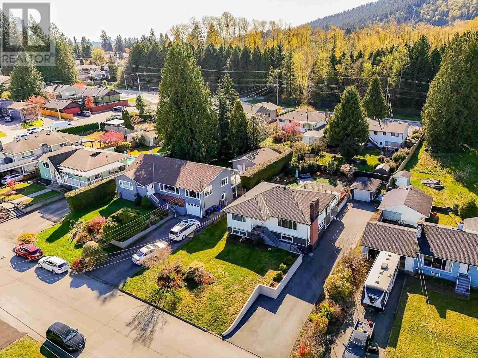 1115 VICTORY DRIVE