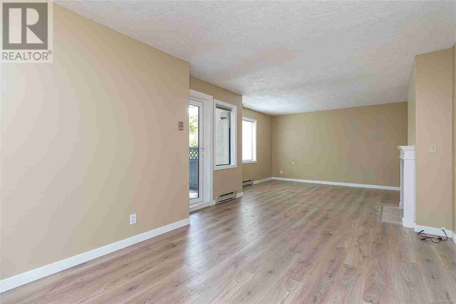 104 3900 Shelbourne St Cedar Hill