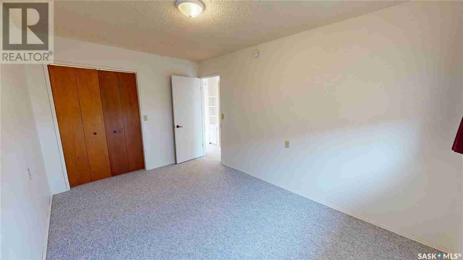 TRIPLEX 600 Railway AVENUE
