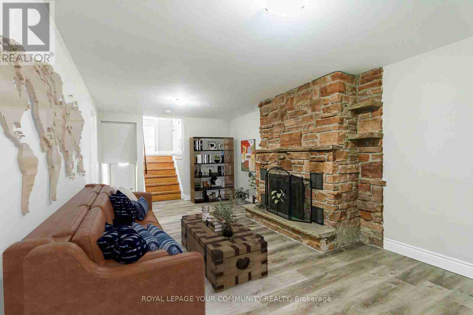 21 ASHDALE COURT