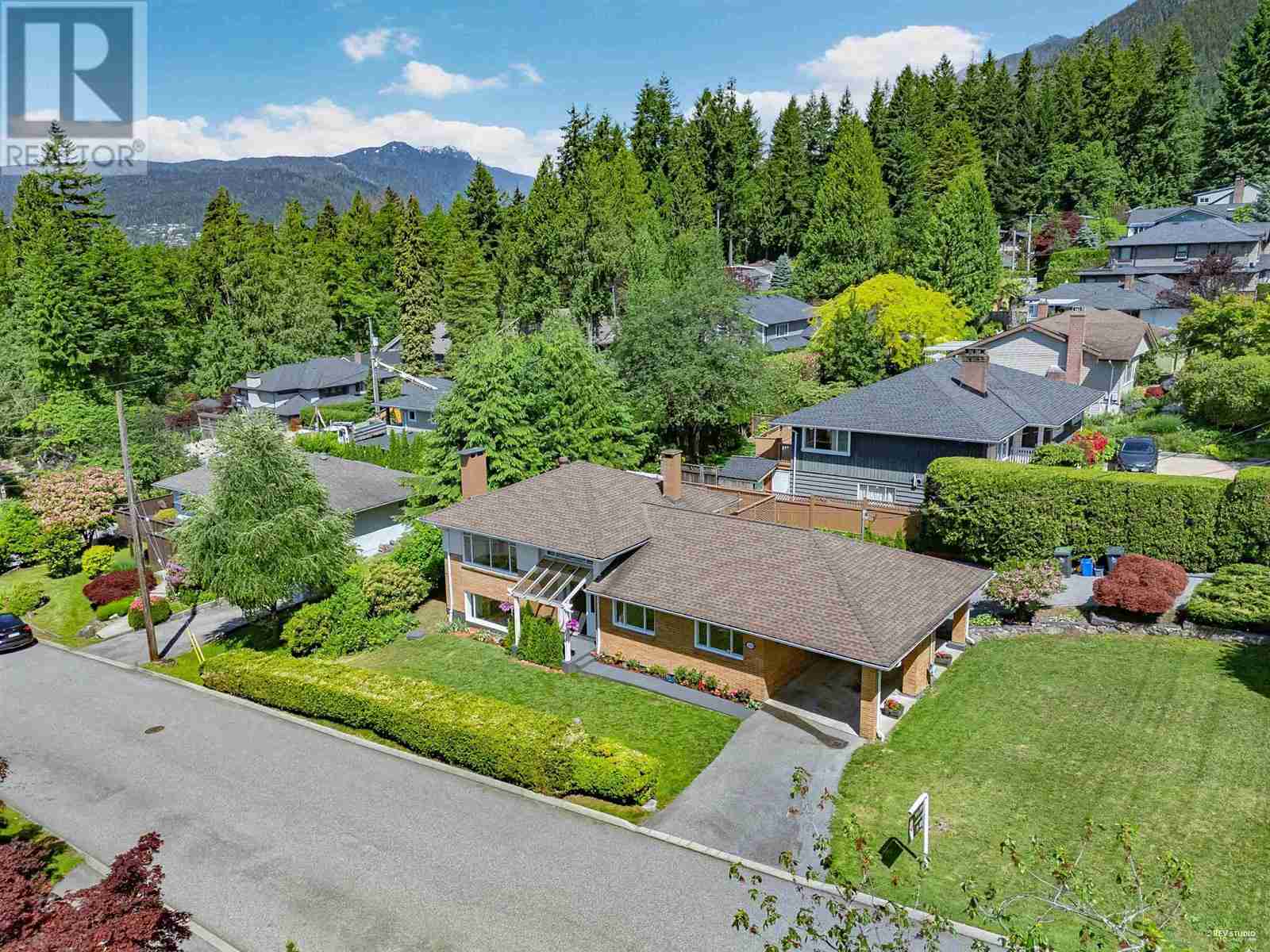 330 W BRAEMAR ROAD