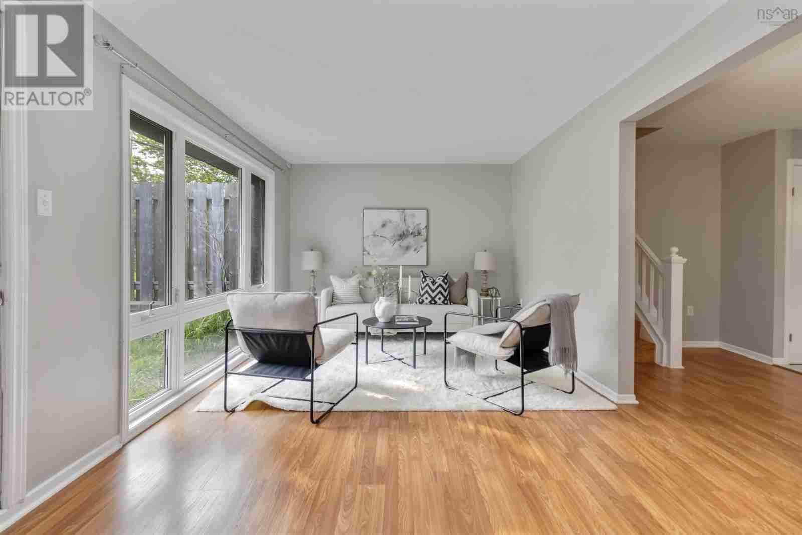 124 Forestside Crescent