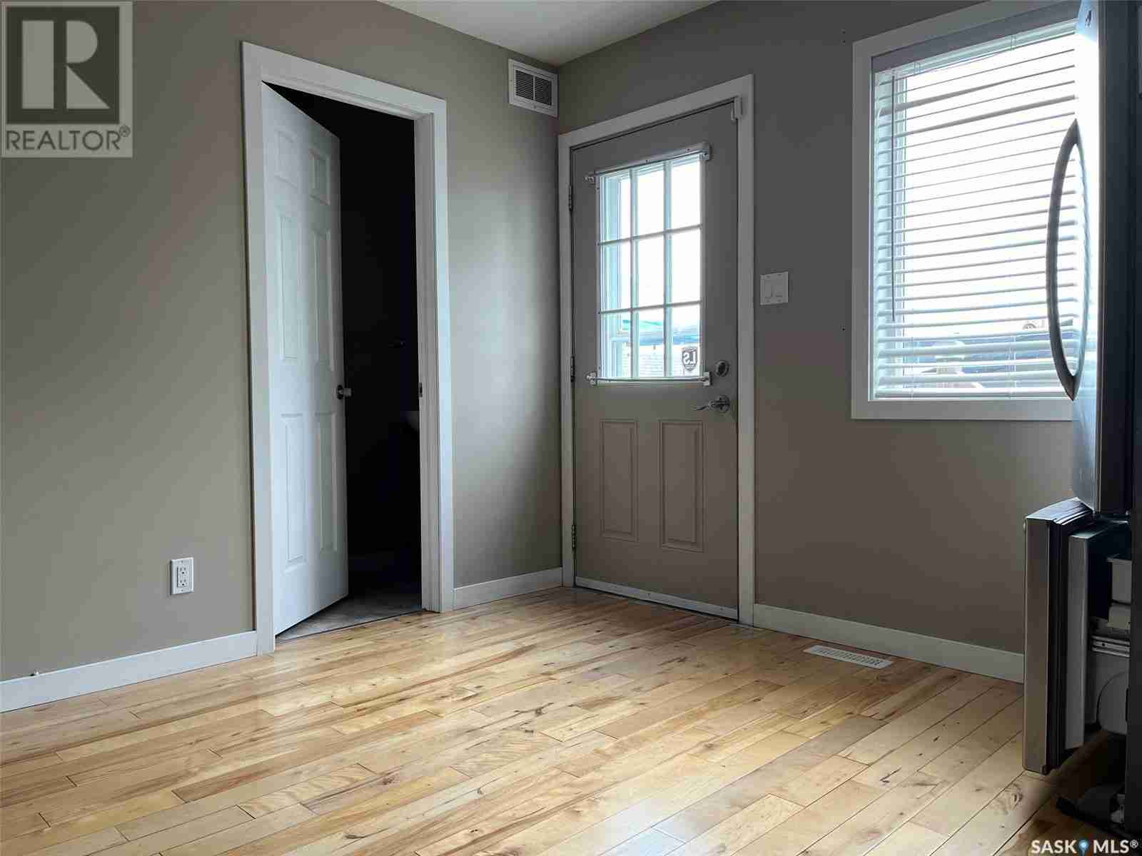 1148 Wallace STREET Eastview RG
