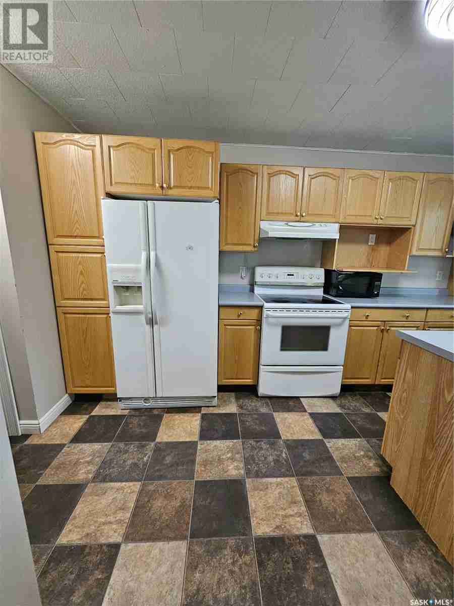 626 2nd STREET Eastend