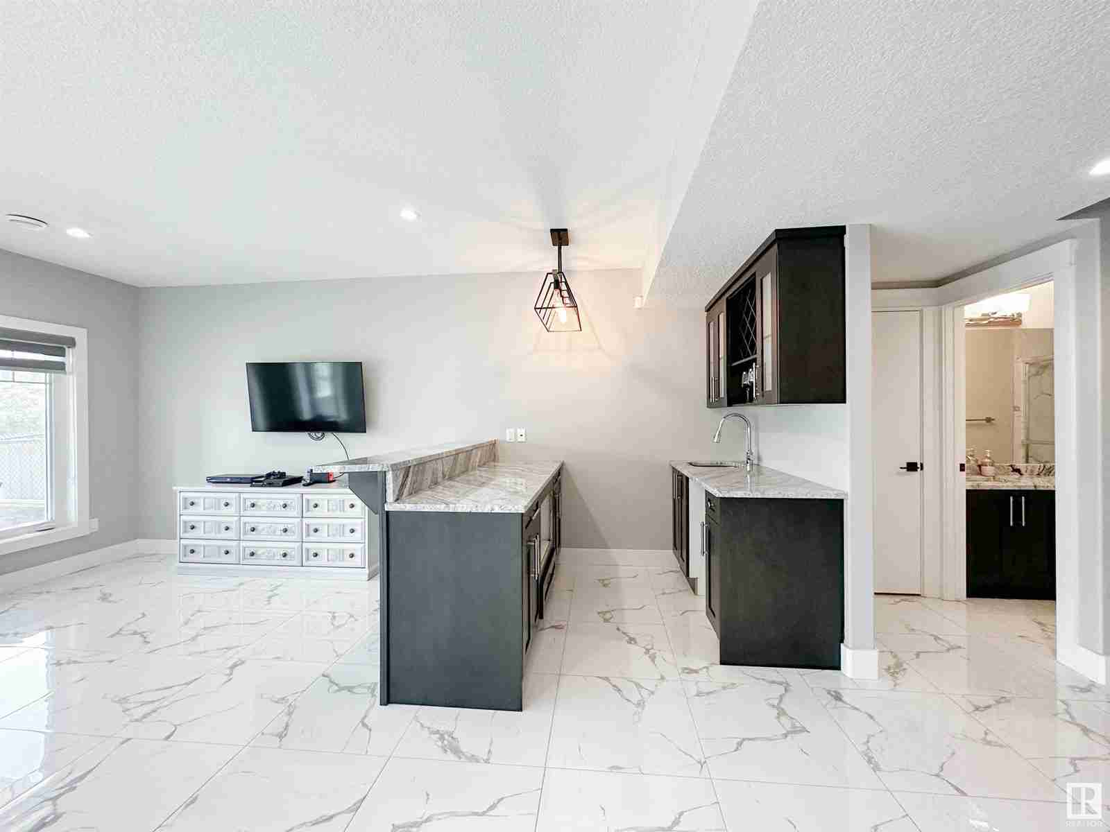 3702 HUMMINGBIRD WY NW Starling
