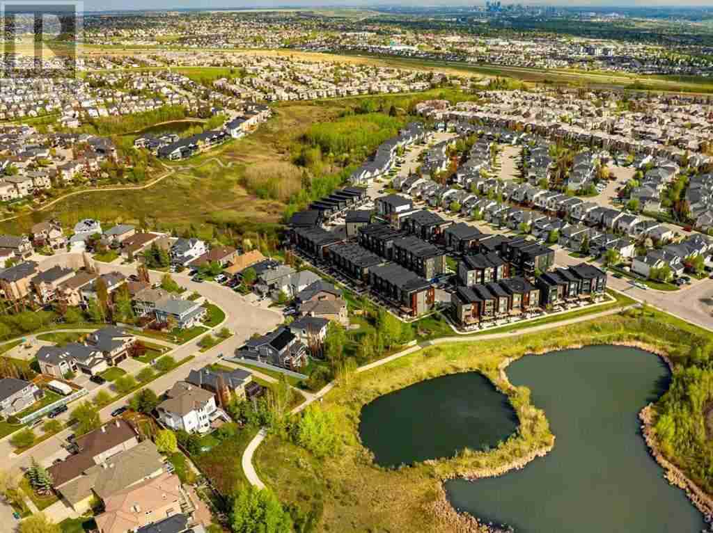 49 Royal Elm Green NW Royal Oak
