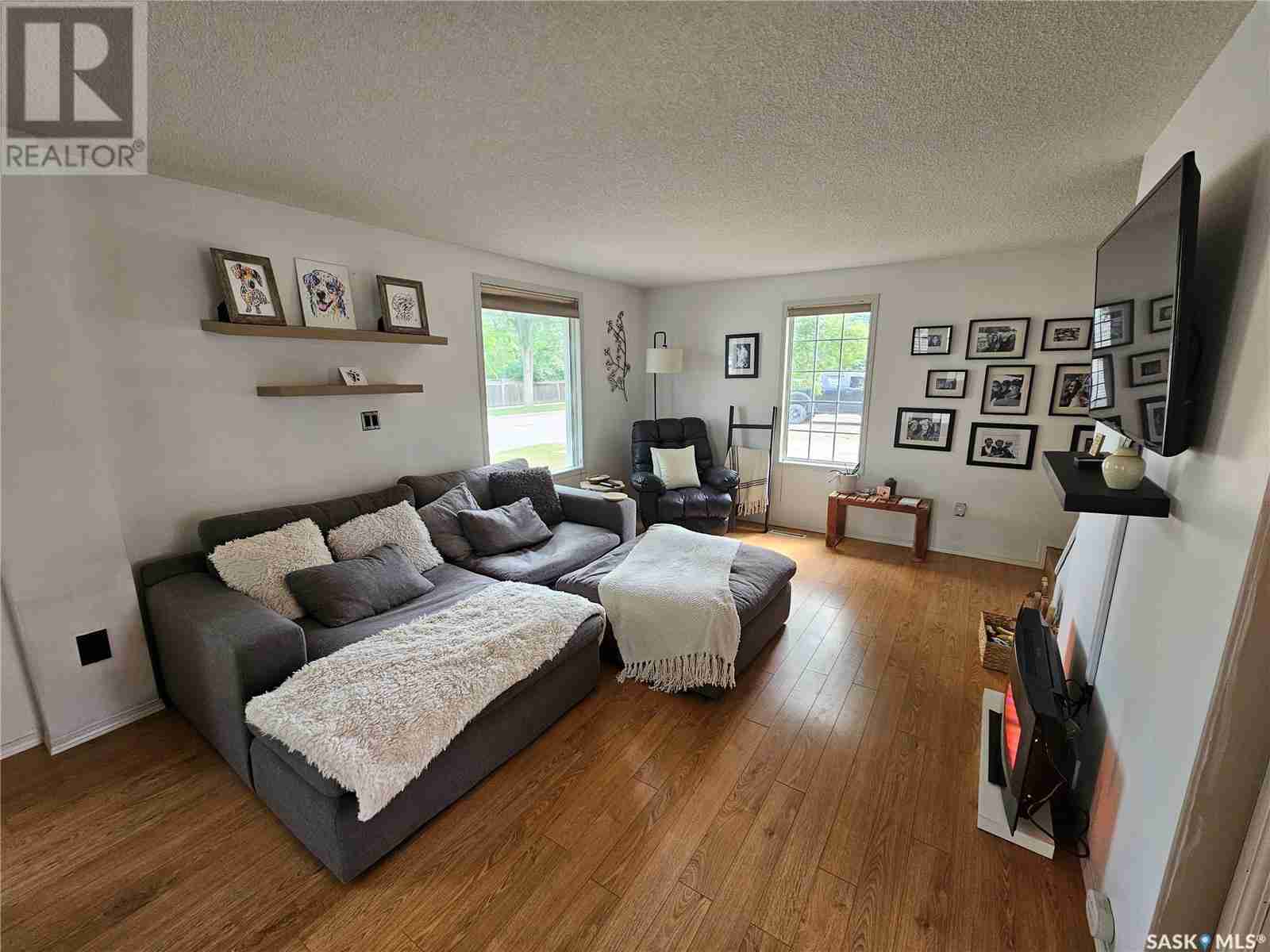 202 Souris AVENUE