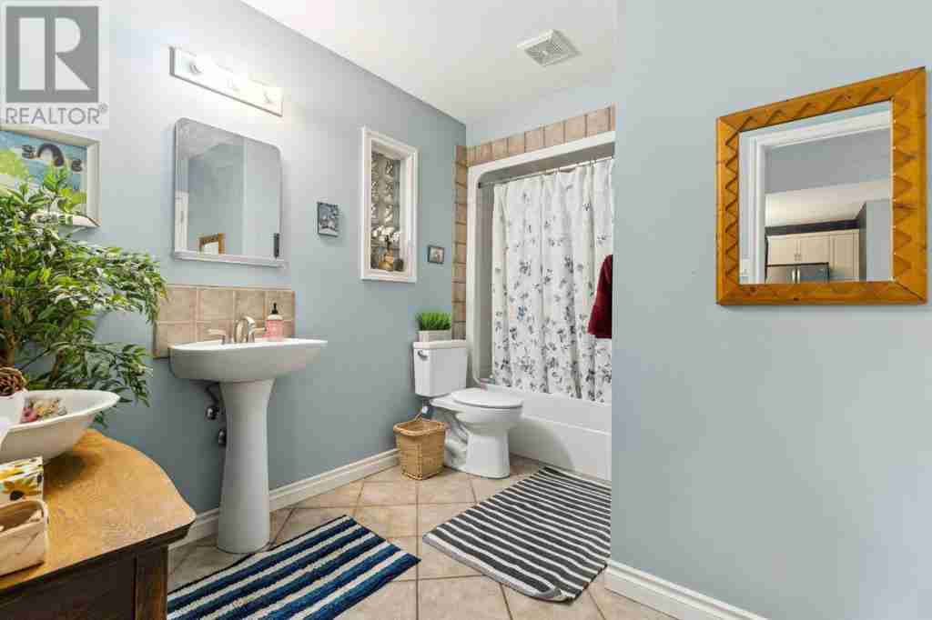 9 Elveden Drive SW Springbank Hill