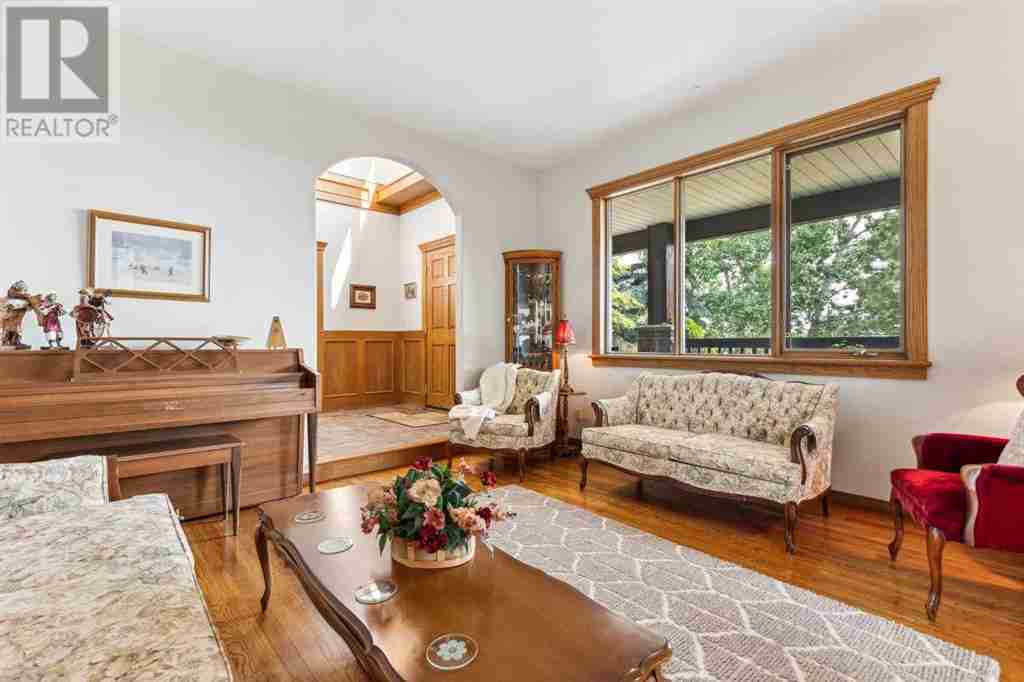 9 Elveden Drive SW Springbank Hill