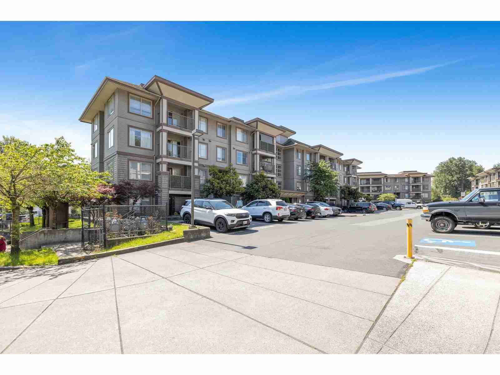 301 45561 YALE ROAD|Chilliwack Proper South
