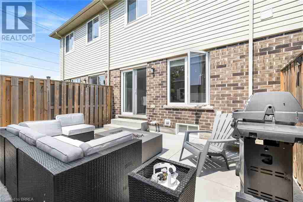 21 MADONNA Drive Unit# 31 168 - Carpenter