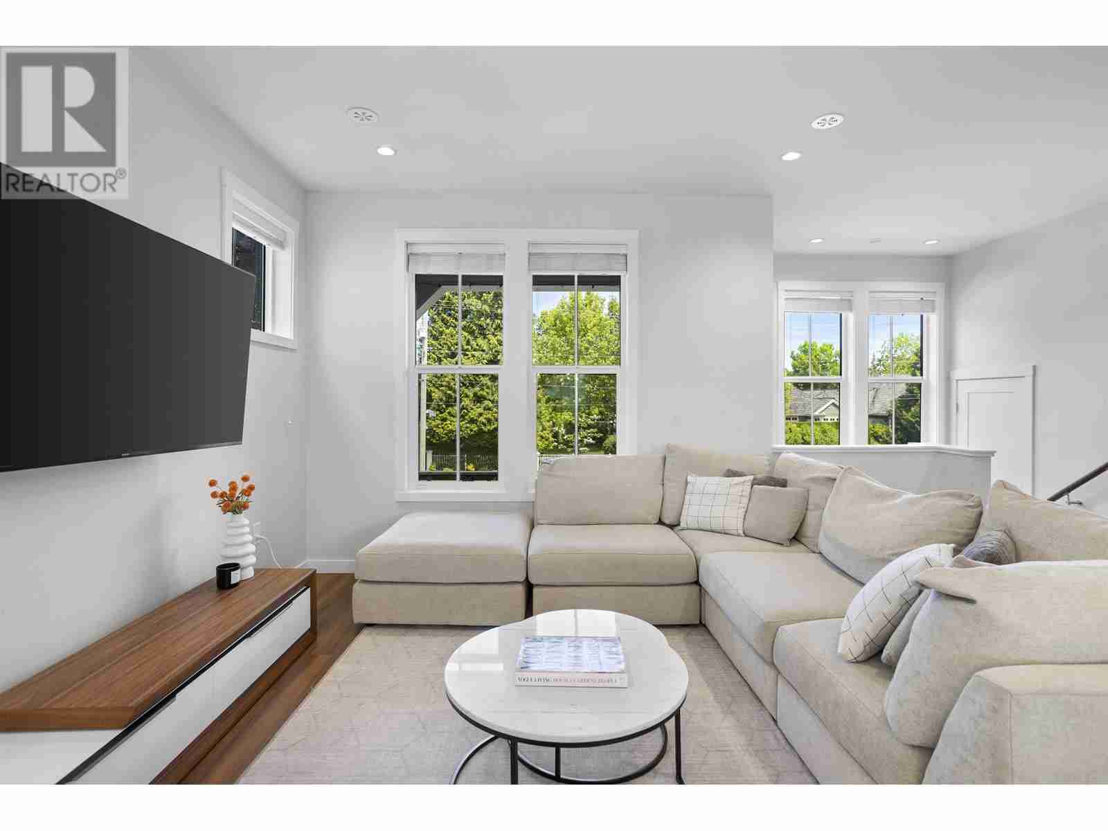 18 6429 MARKET AVENUE