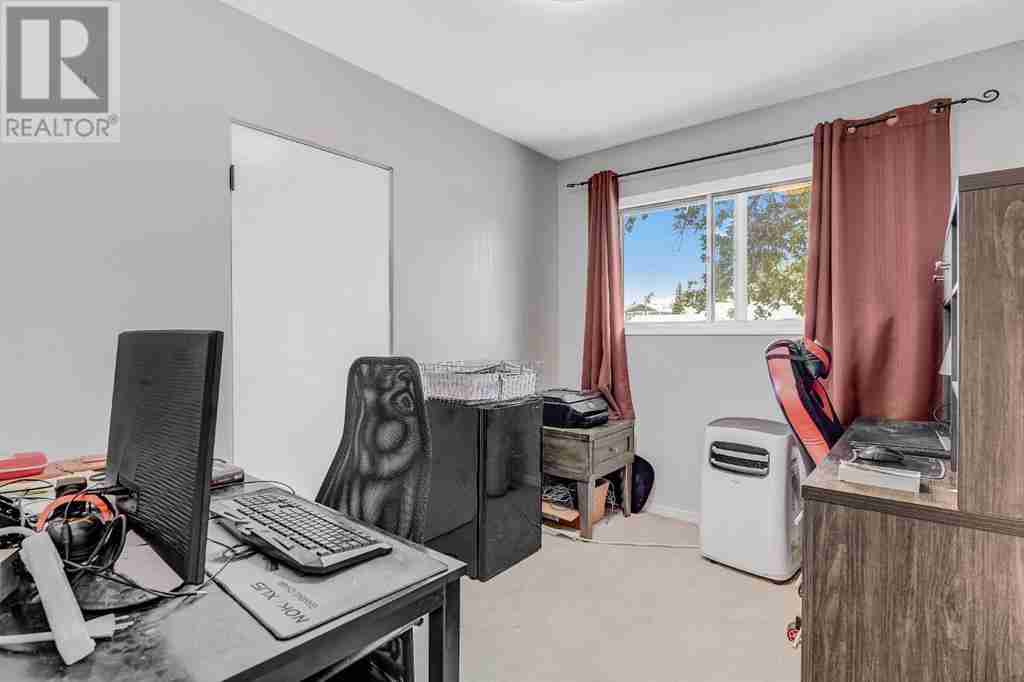 9825 91 Avenue Highland Park