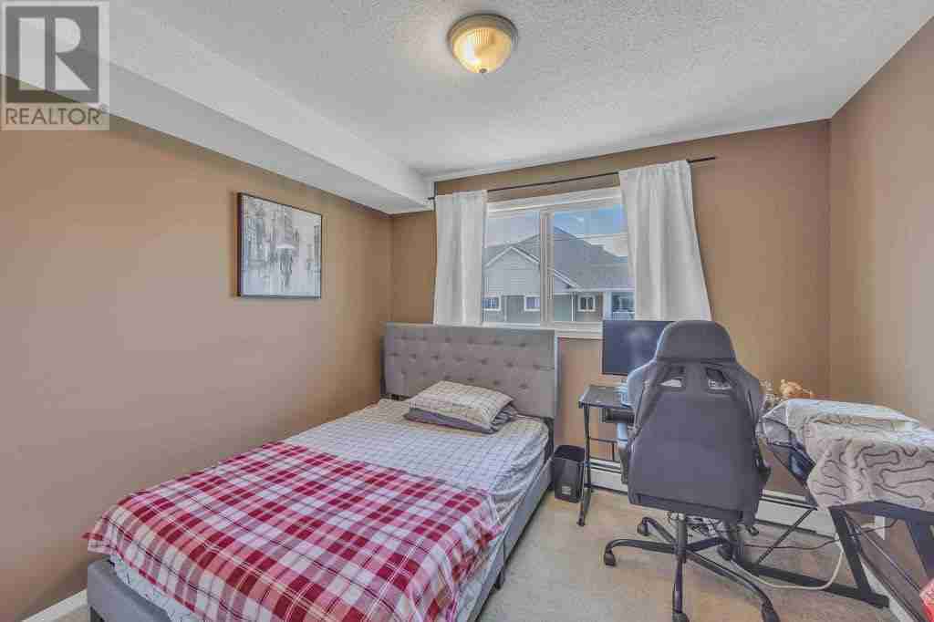 3425, 10 Prestwick Bay SE McKenzie Towne