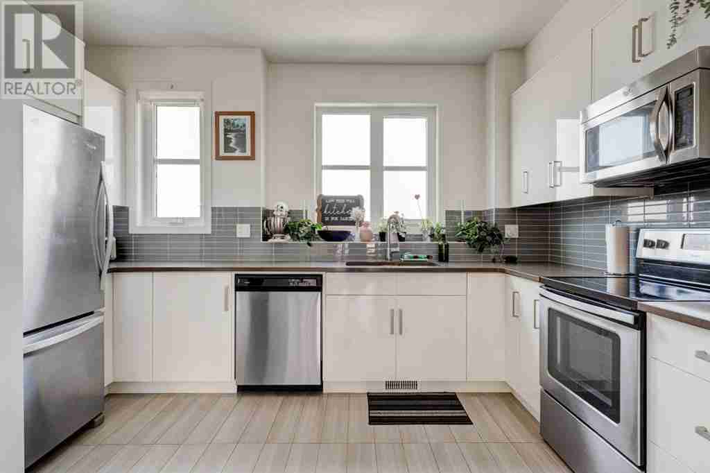912 Walden Drive SE Walden