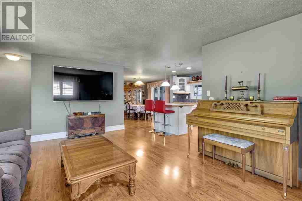 227 2nd Avenue W
