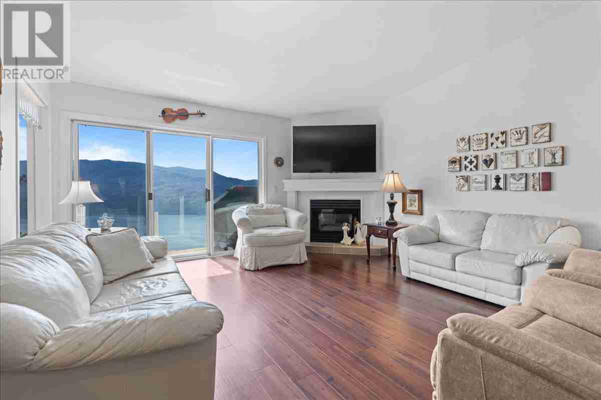 4470 Ponderosa Drive Unit# 201 Peachland