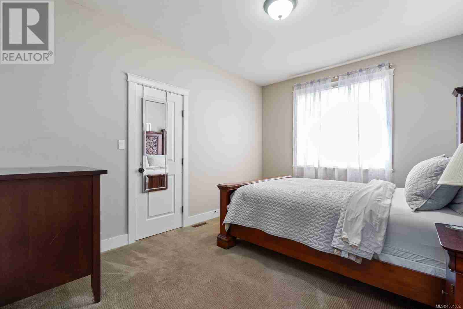 1245 Rockhampton Close Bear Mountain
