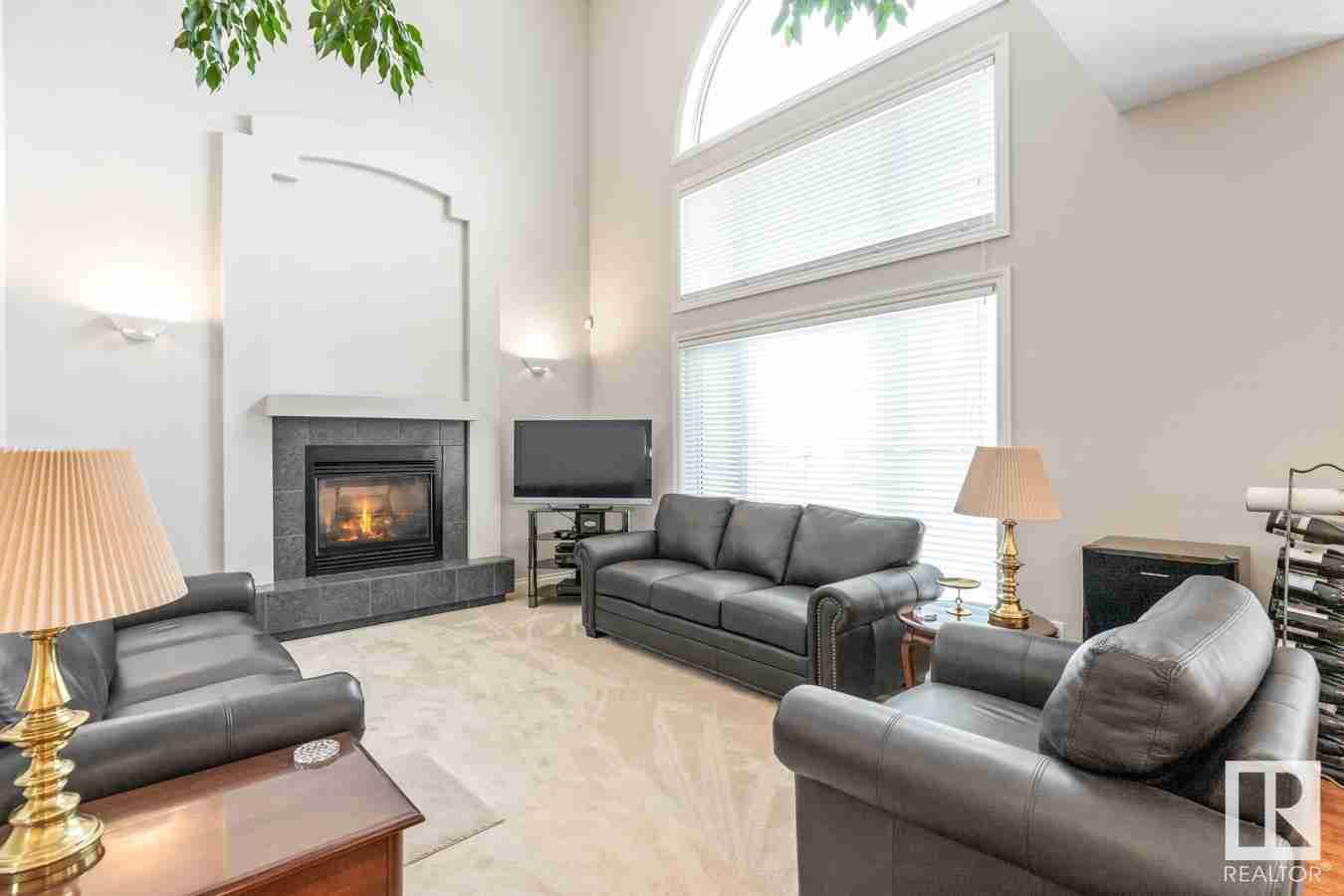 255 TORY CR NW Terwillegar Towne