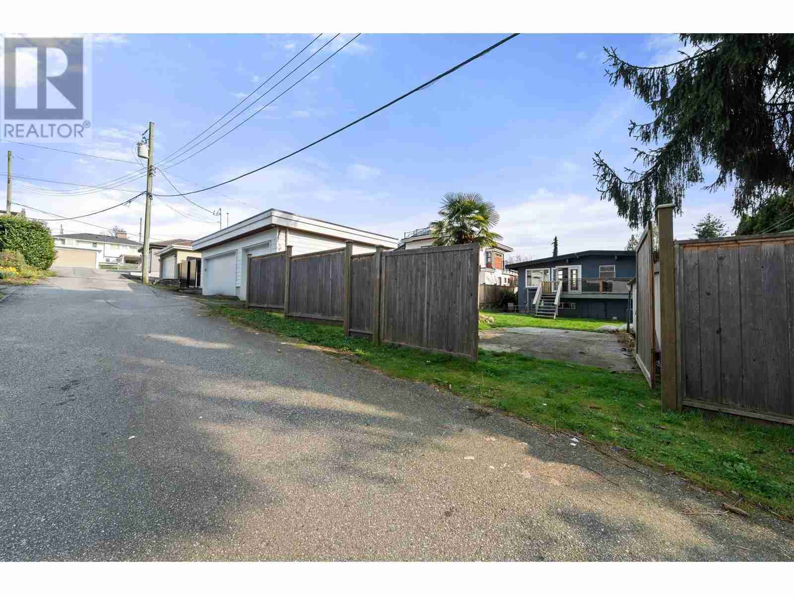 530 W 14TH STREET