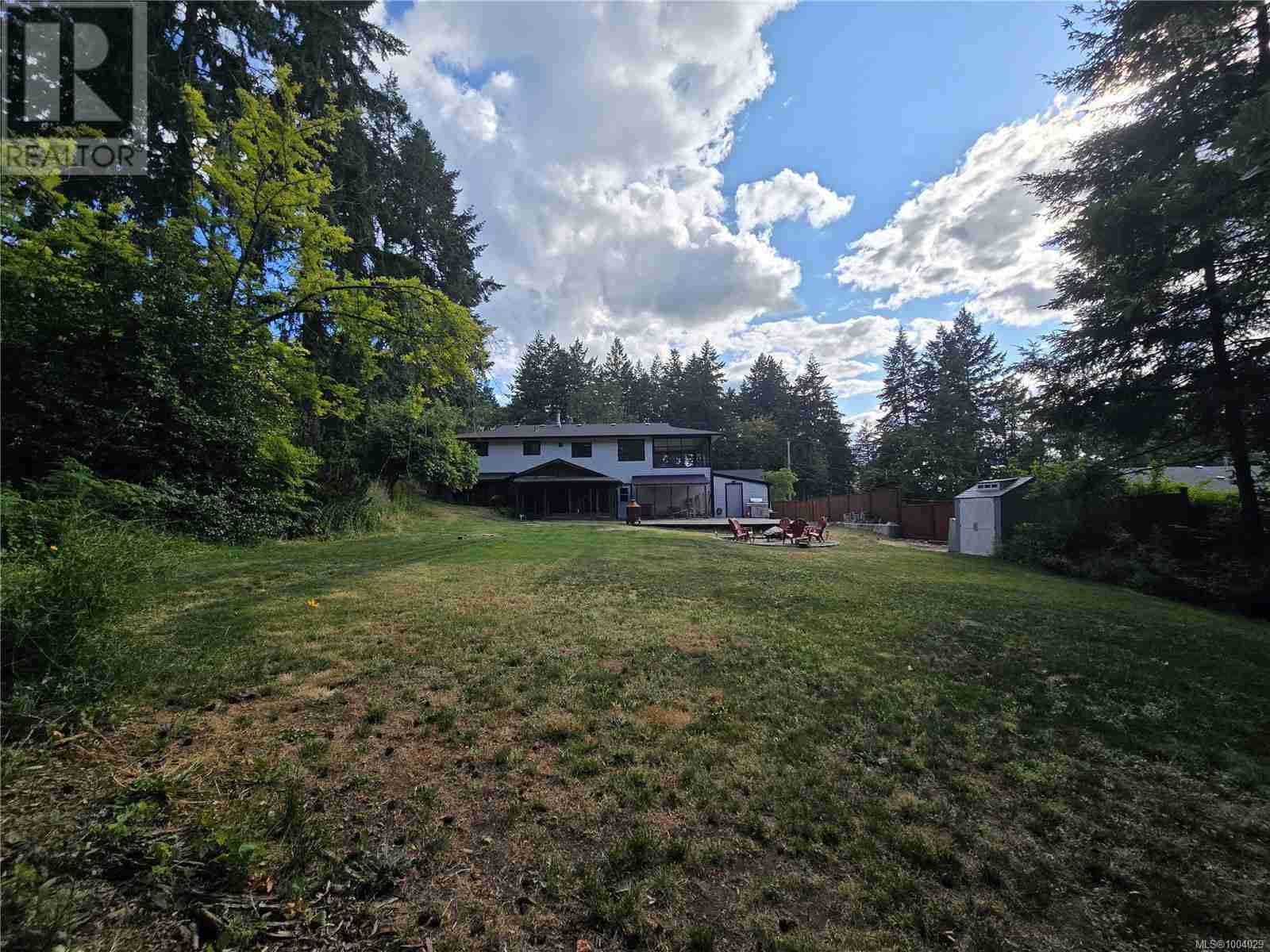 6315 Woodgrove Way East Duncan