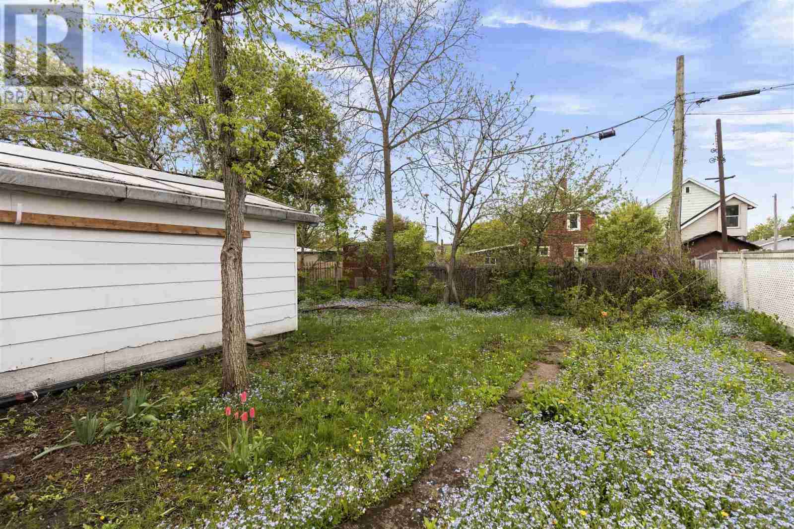 199 Spruce ST