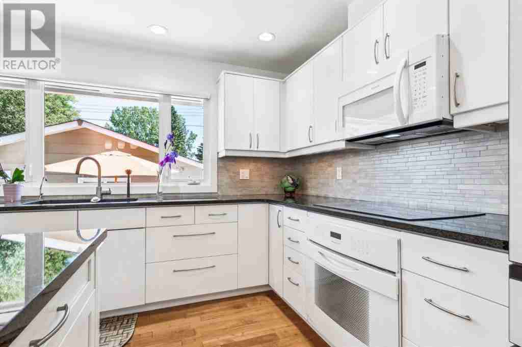 232 Parkwood Close SE Parkland