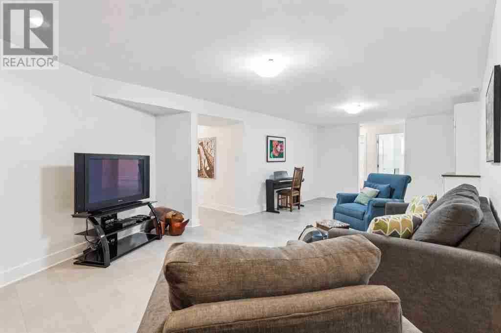 232 Parkwood Close SE Parkland