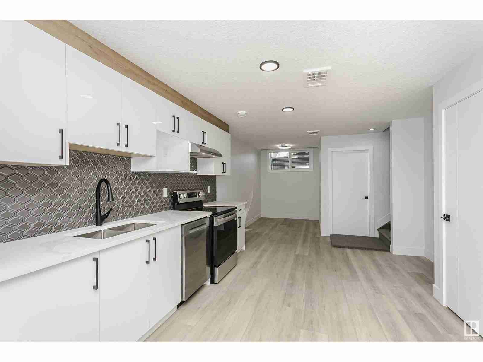 10334 77 ST NW Forest Heights (Edmonton)