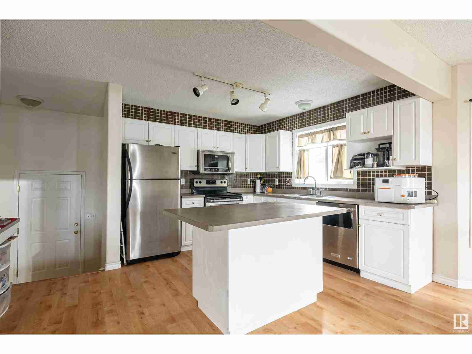 248 Sitka DR Thickwood Heights