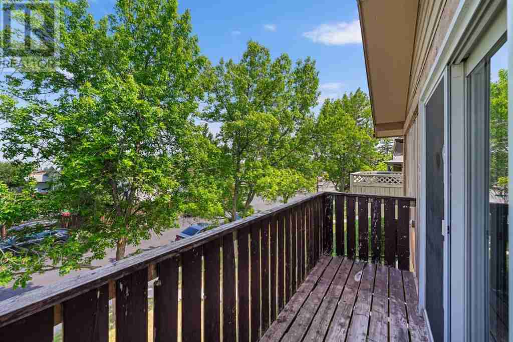 107 Beacham Way NW Beddington Heights