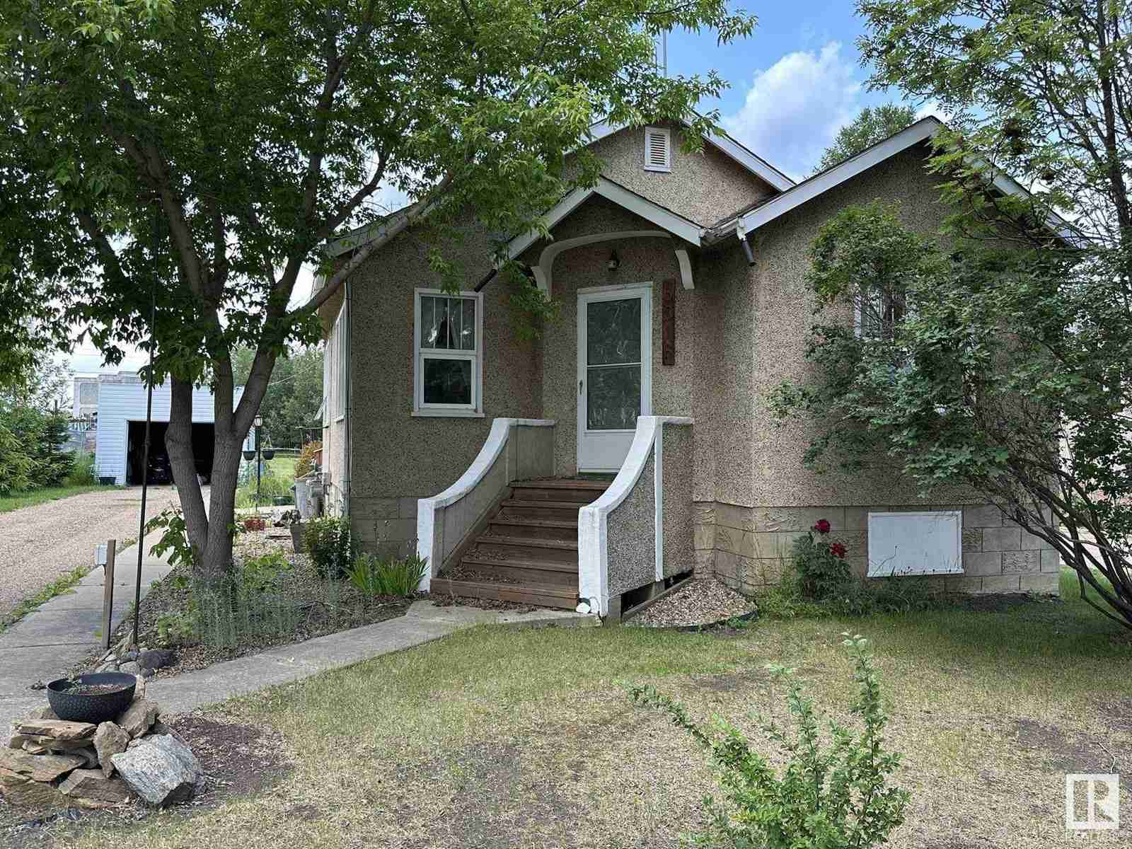 5016 50 ST Smoky Lake Town